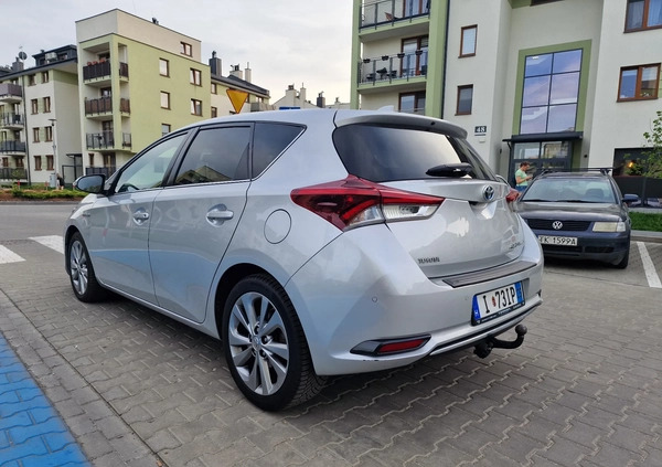 Toyota Auris cena 51900 przebieg: 130000, rok produkcji 2015 z Kraków małe 631